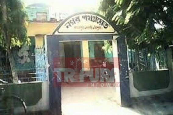 Kamalpur: No separate ladiesâ€™ toilet booked in Nagar Panchayat area, Women suffer the most in 'Golden Era'